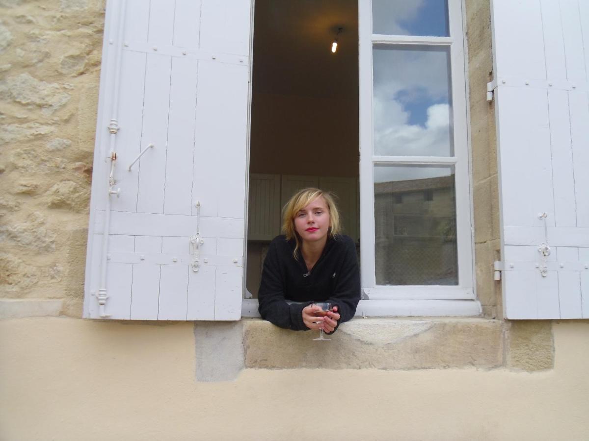 Pujols  Romantic Gite Nr St Emilion With Private Pool And Views To Die For מראה חיצוני תמונה