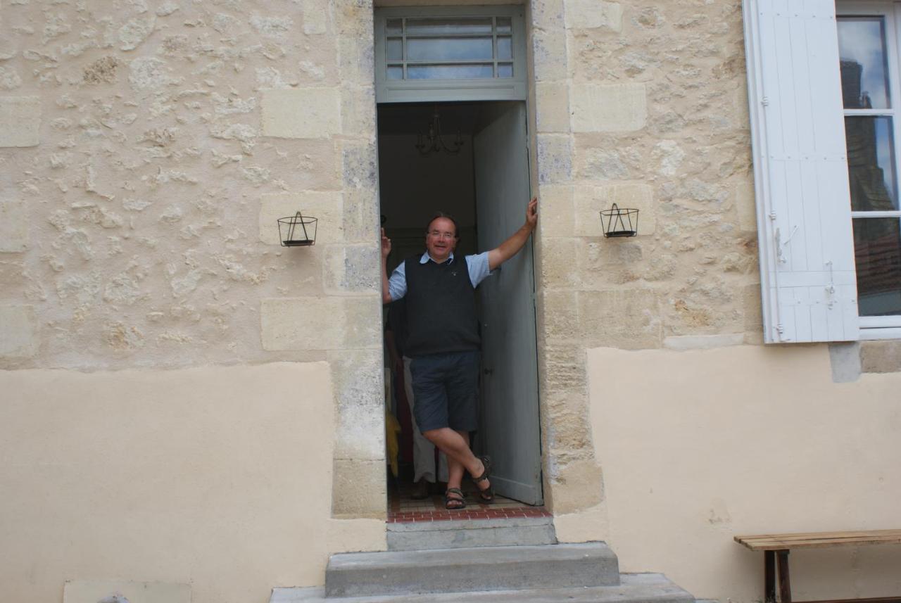 Pujols  Romantic Gite Nr St Emilion With Private Pool And Views To Die For מראה חיצוני תמונה