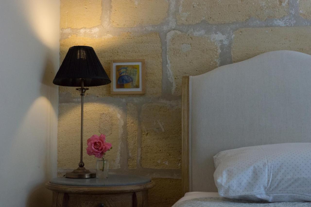 Pujols  Romantic Gite Nr St Emilion With Private Pool And Views To Die For מראה חיצוני תמונה